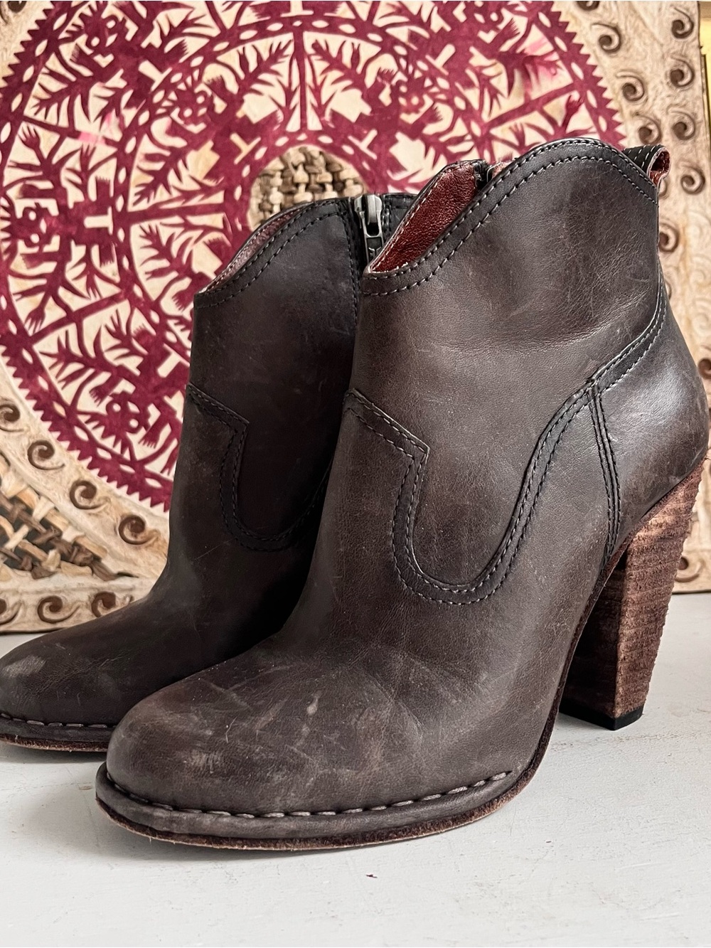 Frye Madeline Short boots 
Size 7